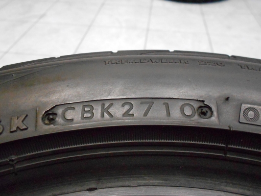 ขายยาง Bridgestone RE001 195/50/15 กลางปี 10 ดอกสวย 1 คู่ ราคา 1,500.-***NET*** ขายยาง Bridgestone RE001 195/50/15 กลางปี 10 ดอกสวย 1 คู่ ราคา 1,500.-***NET***