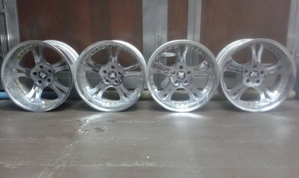 ขายล้อVipญี่ปุ่นลึกๆของWEDS 5ก้านคู่โคมเมียมล้อ2ชิ้นหมุดทองรอบ