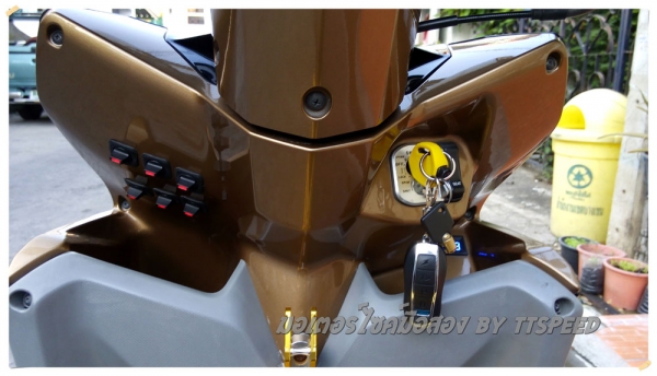 ขาย Click 125i idling stop แต่งไฟหน้าโปรเจคเตอร์ LED