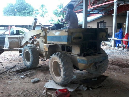 ขายด่วนรถตัด1คิวWA40-1รถใช้งานอยู่ทุกวันเกียร์ทอกถอยไมได้