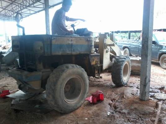 ขายด่วนรถตัด1คิวWA40-1รถใช้งานอยู่ทุกวันเกียร์ทอกถอยไมได้