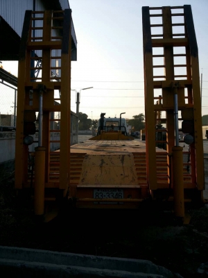 (18ล้อ)....หัวลากมิตซฯFV214J....เครื่อง6D20. พร้อมหางโรเบท2คาน....มีสะพาน