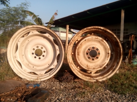 ขายกระทะล้อหลังรถไถFORD 6600 ขอบ34 คู่ละ 7,000 บาท