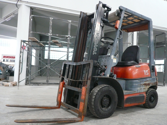 ขายรถโฟล์คลิฟท์ TOYOTA รุ่น 6FGL15 ราคา 139,000 บาท นำเข้าจากประเทศญี่ปุ่น 100\% ไม่เคยใช้งานในประเทศไทย