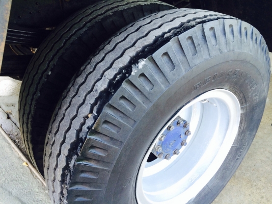 ขายครับ6ล้อ ยาว7เมตร//สวยพร้อมใช้ครับ