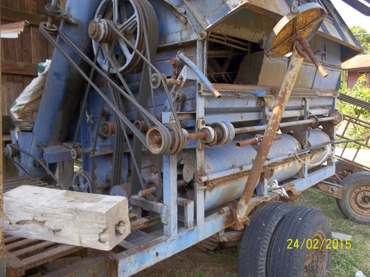 ขายรถนวดข้าว