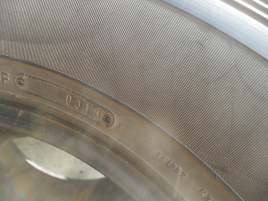 ยาง DUNLOP 255/70R16ปี13 สวยๆ 4 เส้น ราคา 2800 บาท
