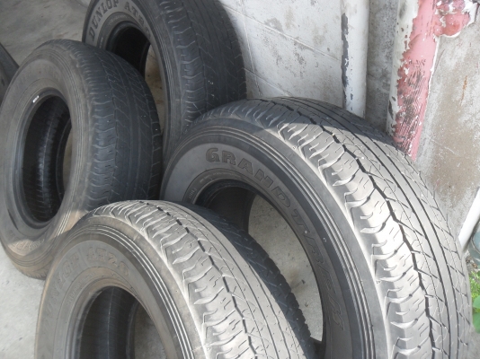 ยาง DUNLOP 255/70R16ปี13 สวยๆ 4 เส้น ราคา 2800 บาท