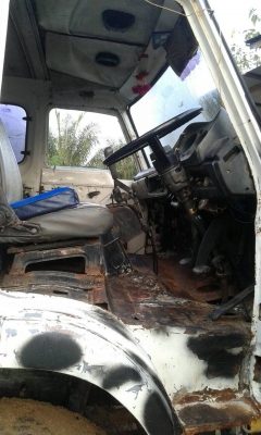 ขายเทอเลอ บรรทุกแบคโคร UD CW 430 m 580000 จะเปี่ยนสันยาส่งต่อก็ได้ ติดแนน 270000