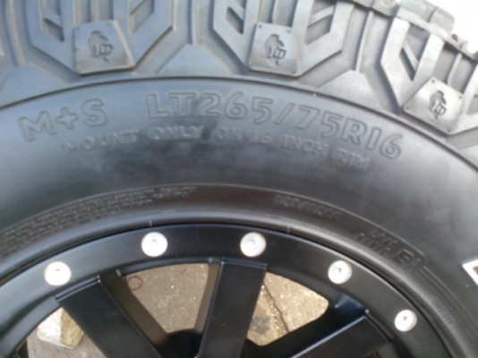 ขายยาง Cooper ขนาด 265/75/16  mud