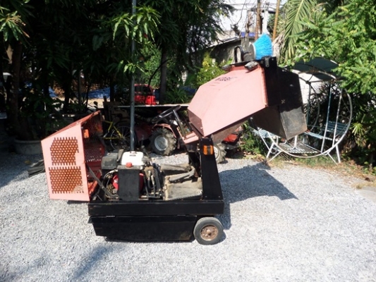 รถกวาดดูดฝุ่น AMANO เครื่อง HONDA 11 แรง สภาพพร้อมใช้