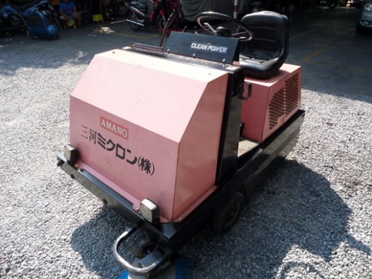รถกวาดดูดฝุ่น AMANO เครื่อง HONDA 11 แรง สภาพพร้อมใช้