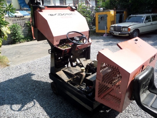 รถกวาดดูดฝุ่น AMANO เครื่อง HONDA 11 แรง สภาพพร้อมใช้