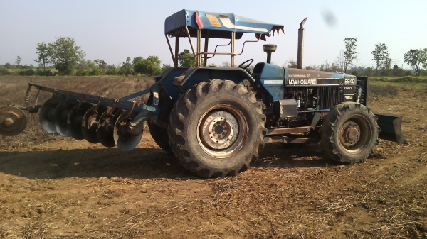 6640NEWHOLLANDสวยกริ๊บ   เดิมๆเลยพร้อมใช้สีไม่เคยทำเครื่องแน่นๆคานหน้าเดิมๆแรงดีมากสนใจ0810076640