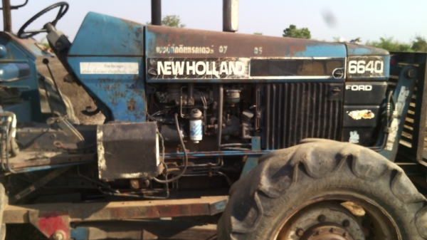 6640NEWHOLLANDสวยกริ๊บ   เดิมๆเลยพร้อมใช้สีไม่เคยทำเครื่องแน่นๆคานหน้าเดิมๆแรงดีมากสนใจ0810076640