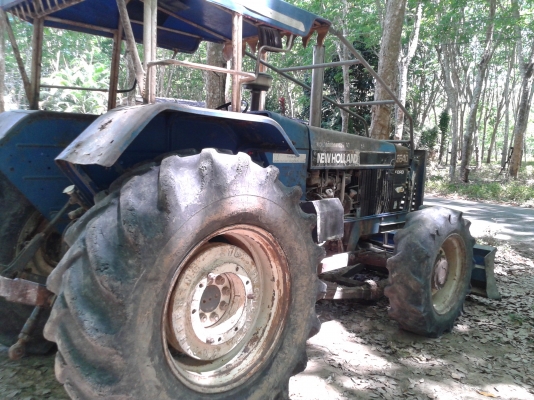 6640NEWHOLLANDสวยกริ๊บ   เดิมๆเลยพร้อมใช้สีไม่เคยทำเครื่องแน่นๆคานหน้าเดิมๆแรงดีมากสนใจ0810076640