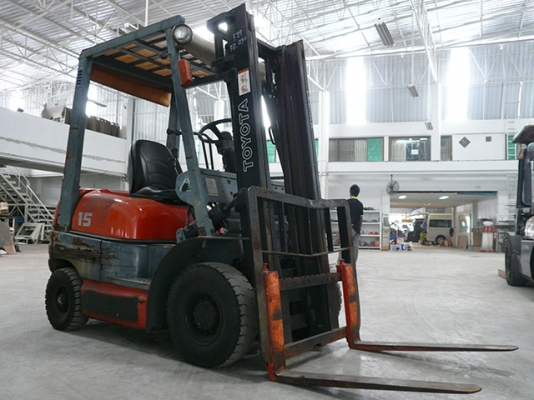 ขายรถโฟล์คลิฟท์ TOYOTA รุ่น 6FGL15 ราคา 139,000 บาท นำเข้าจากประเทศญี่ปุ่น 100\% ไม่เคยใช้งานในประเทศไทย
