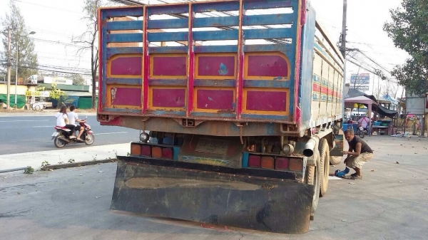 ขาย ไอ้หลง ดั้มพ์ 2 เพลา FN527 MA เครื่อง 6 D16