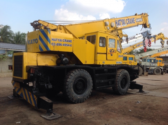 รถเครน25ตัน4ล้อยางพร้อมทะเบียน