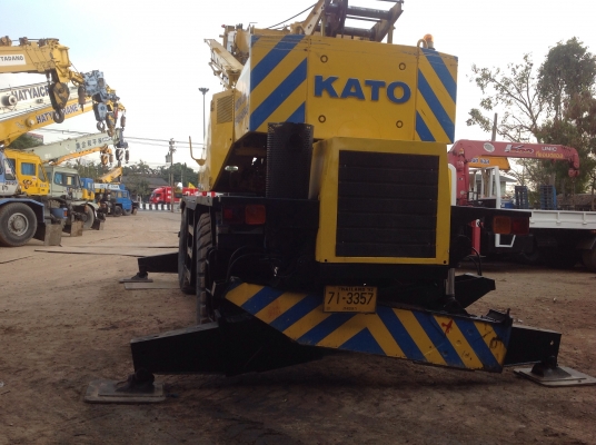 รถเครน25ตัน4ล้อยางพร้อมทะเบียน