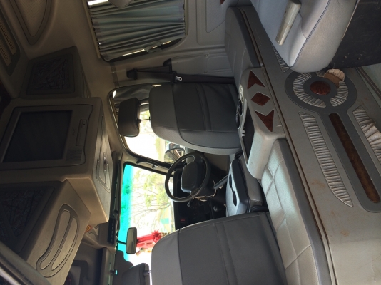 ขายรถตุ้ หลังคาสูง แต่ง VIP ปี2004 เครื่อง 3000