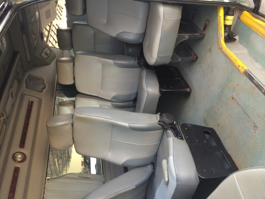 ขายรถตุ้ หลังคาสูง แต่ง VIP ปี2004 เครื่อง 3000