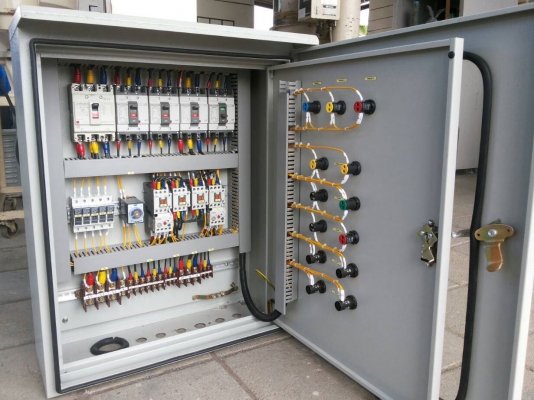 ตู้ไฟฟ้าควบคุมปั๊มน้ำ ตู้ไฟฟ้าควบคุมปั๊มน้ำ