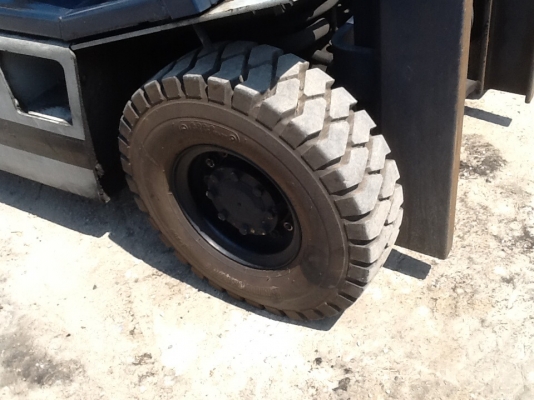 รถยกkomutsu 1.5ตัน สภาพดีมากๆ พร้อมใช้งานยางใหม่