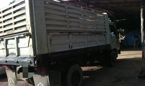 รถฮีโน่ 6 ล้อดั้ม FC2W  120 แรงม้า. ปี 39  สนใจติดต่อ  081 - 6079515