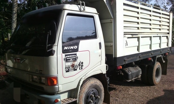 รถฮีโน่ 6 ล้อดั้ม FC2W  120 แรงม้า. ปี 39  สนใจติดต่อ  081 - 6079515