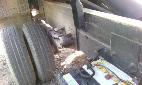 รถฮีโน่ 6 ล้อดั้ม FC2W  120 แรงม้า. ปี 39  สนใจติดต่อ  081 - 6079515