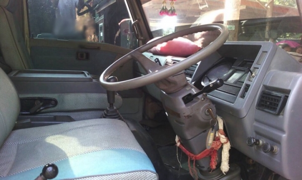 รถฮีโน่ 6 ล้อดั้ม FC2W  120 แรงม้า. ปี 39  สนใจติดต่อ  081 - 6079515