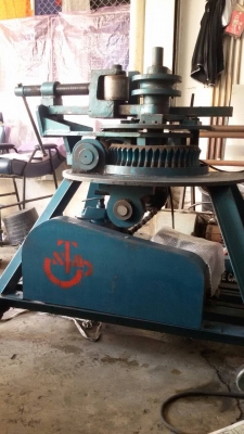 เครื่องดัดท่อไอเสีย สภาพดีใหม่มากลูกดัด 10 ชุด