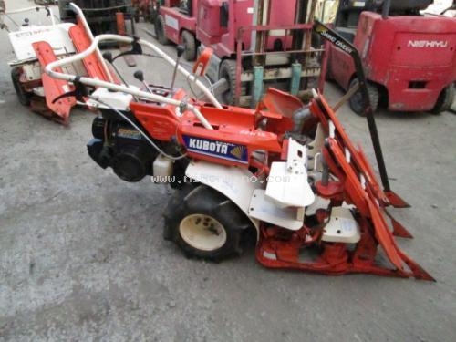รถเกี่ยวข้าวเดินตาม KUBOTA HF52 รหัสสินค้า : 80802285 หรือเพิ่มเติมไดที่ www.nihonmono.com รถเกี่ยวข้าวเดินตาม KUBOTA HF52 รหัสสินค้า : 80802285 หรือเพิ่มเติมไดที่ www.nihonmono.com