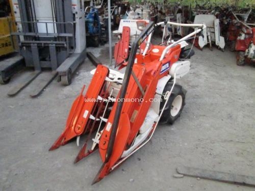 รถเกี่ยวข้าวเดินตาม   KUBOTA   HF52     รหัสสินค้า : 80802285 หรือเพิ่มเติมไดที่ www.nihonmono.com
