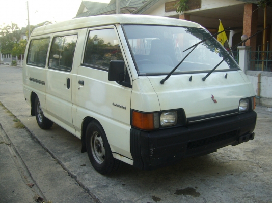 ขายรถตู้ mitsubishi l300 สวยๆๆเดิมๆๆ วิ่งน้อย 83000บ.