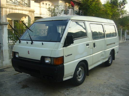 ขายรถตู้ mitsubishi l300 สวยๆๆเดิมๆๆ วิ่งน้อย 83000บ.