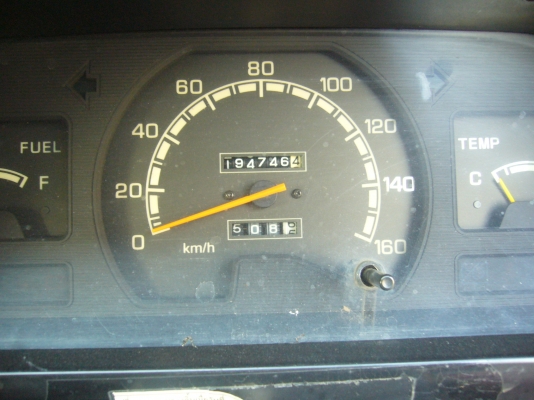 ขายรถตู้ mitsubishi l300 สวยๆๆเดิมๆๆ วิ่งน้อย 83000บ.