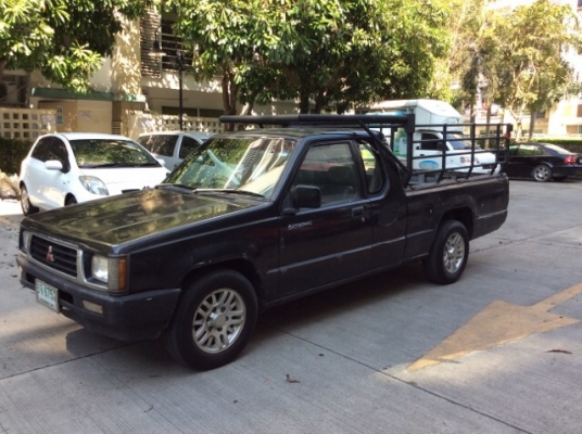 ขายรถกระบะมิตซู แอโร่บอดี้แคป ปี94 เครื่องเดิม 4D56 เกียร์ธรรมดา เพาเวอร์ ภายในเบาะหนังไม่มีขาด วิทยุCD ตัวถังเดิม สีต้องทำ แม็กไลเนอร์พร้อม คอกเหล็กพร้อม คัสซีสวยไม่มีผุ ล้อแม็ก15" เครื่องดี เกียร์ดีไม่มีหลุด เฟืองท้ายไม่หอน รถขับได้เลย ภาษีขาดต่อ1ป