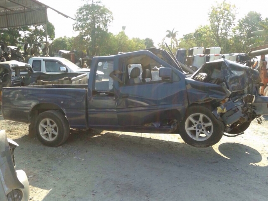 อีซูซุมังกรเเคป ปี95 สีน้ำเงิน ทะเบียนโอนลอยเเยกขายอะไหลทั้งคันมีอีกหลายรุ่น