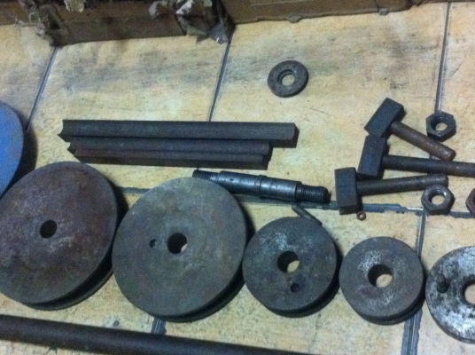 โต็ะดัดเหล็กแป๊ปกลมอย่างดี มีลูกล้อดัดให้ 4 ขนาด พร้อมอุปกรณ์ต่างๆ