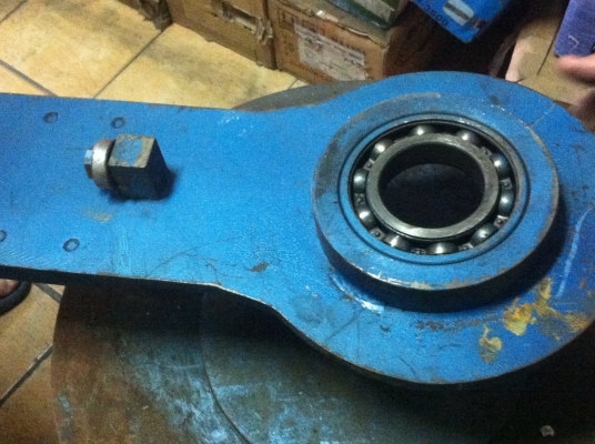 โต็ะดัดเหล็กแป๊ปกลมอย่างดี มีลูกล้อดัดให้ 4 ขนาด พร้อมอุปกรณ์ต่างๆ