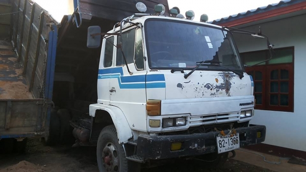 ***ขายแล้วครับขอบคุณ Truck2hand ขาย HINO KT-220HP 10ล้อ1เพลาดั้ม HINO KT725 เดิม2เพลาตอนเพลาเดียว วางเครื่อง SUMO EM100-220HP หัวF18 (ลงเล่มครบ) เครื่องดี แรงดี ยังแน่น เกียร์ดี เข้าง่ายไม่หลุด ช่วงล่าง เพลาเดียว ถอดสโลว คัสซีดี มีบวม มีดามบ้า ***ขายแล้วครับขอบคุณ Truck2hand ขาย HINO KT-220HP 10ล้อ1เพลาดั้ม HINO KT725 เดิม2เพลาตอนเพลาเดียว วางเครื่อง SUMO EM100-220HP หัวF18 (ลงเล่มครบ) เครื่องดี แรงดี ยังแน่น เกียร์ดี เข้าง่ายไม่หลุด ช่วงล่าง เพลาเดียว ถอดสโลว คัสซีดี มีบวม มีดามบ้า