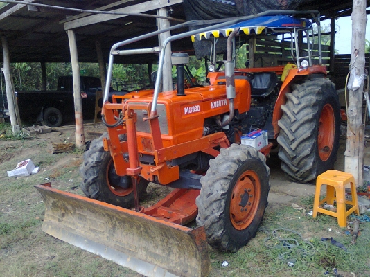 ขายรถไถ คูโบค้า รุ่น M8030 สภาพดีพร้อมใช้งาน  เครื่องไม่เยิ้ม