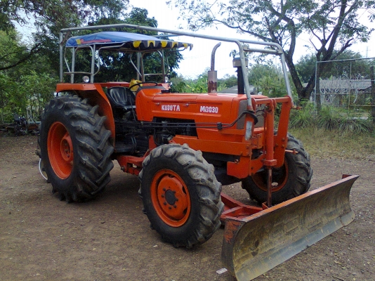 ขายรถไถ คูโบค้า รุ่น M8030 สภาพดีพร้อมใช้งาน  เครื่องไม่เยิ้ม