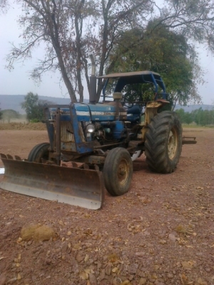 ขายรถไถ FORD6610แท้ เสื้อลาย สภาพพร้อมใช้ เล่มทะเบียนพร้อม ติดต่อได้ที่คุณ อ๊อฟ พิจิตร 086-737-9991