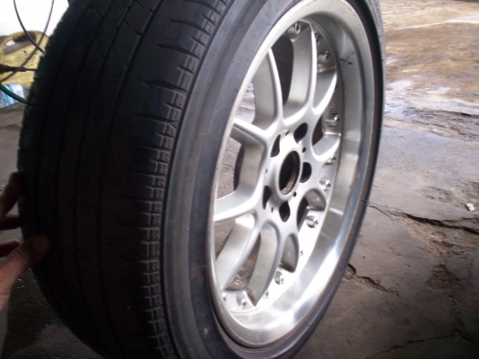 ขายล้อแม็ก 17" ใส่รถ BMW  ซีรี่ 3  รุ่นE36 เหลือวงเดียวครับ 1500บาทติดต่อ0890671028