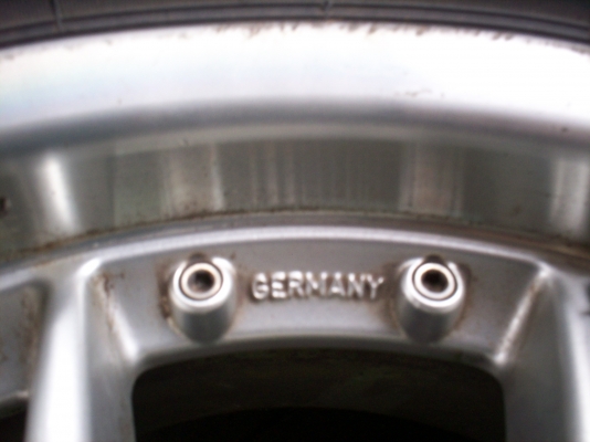 ขายล้อแม็ก 17" ใส่รถ BMW  ซีรี่ 3  รุ่นE36 เหลือวงเดียวครับ 1500บาทติดต่อ0890671028