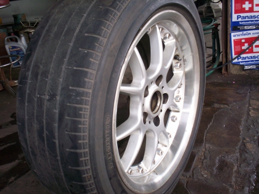 ขายล้อแม็ก 17" ใส่รถ BMW  ซีรี่ 3  รุ่นE36 เหลือวงเดียวครับ 1500บาทติดต่อ0890671028