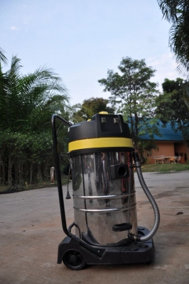 ขายเครื่องดูดฝุ่น สภาพสวยนำเข้าจากนอก 100L.กับ80L.ขายถูกตัวละ9,900บาทเท่านั้น!!